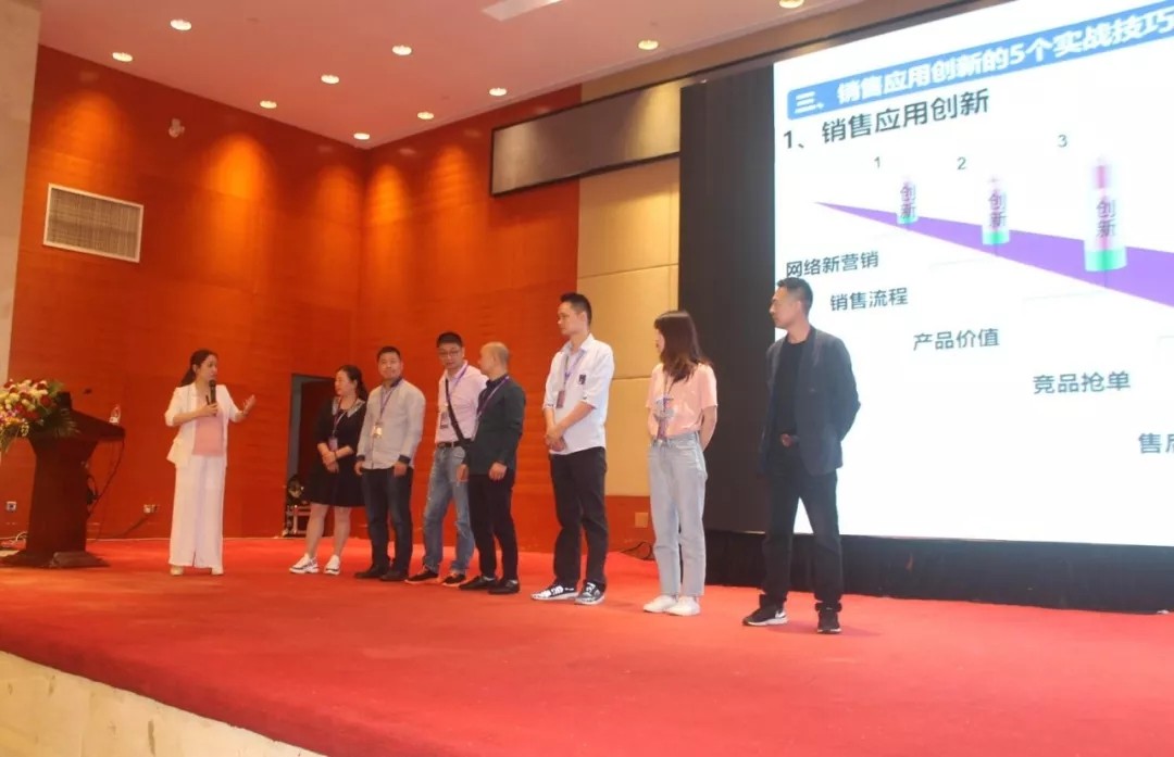【匠心?絨耀】鴻潤羽絨家紡第二十三屆招商會(huì)暨2019秋冬新品發(fā)布會(huì)完美收官！